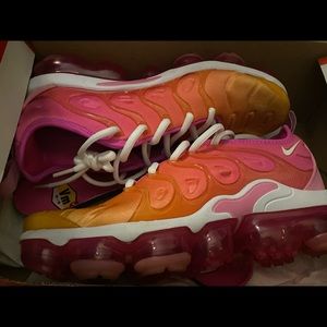 Brand new vapormax plus 6.5W